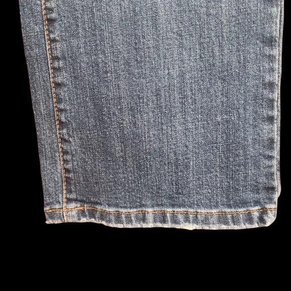 Classic Blue Women's Jeans - Picture 7 of 9